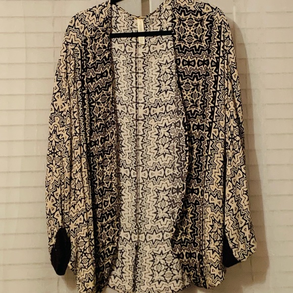 Kimono - Picture 1 of 3